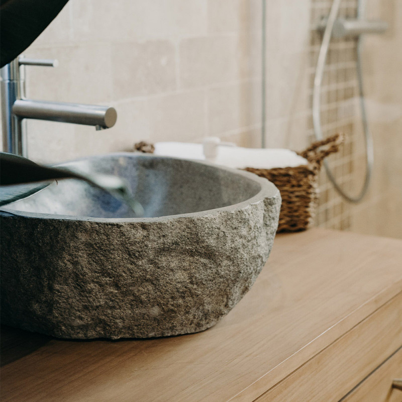 Vasque en pierre travertin ronde pour salle de bain